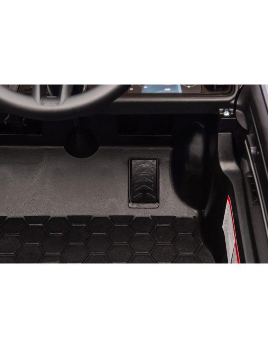 Carro elétrico de crianças Porsche Cayenne 12V com comando e luzes LED