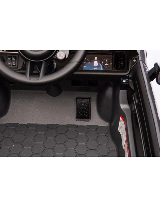 Children's electric car Porsche Cayenne 12V with command and LED lights