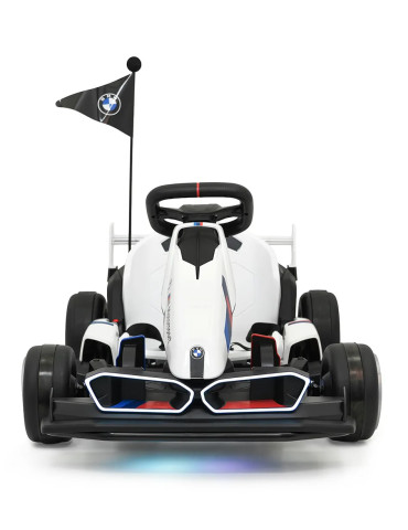 Kart elétrico infantil BMW 24V com função de derleta e luzes LED