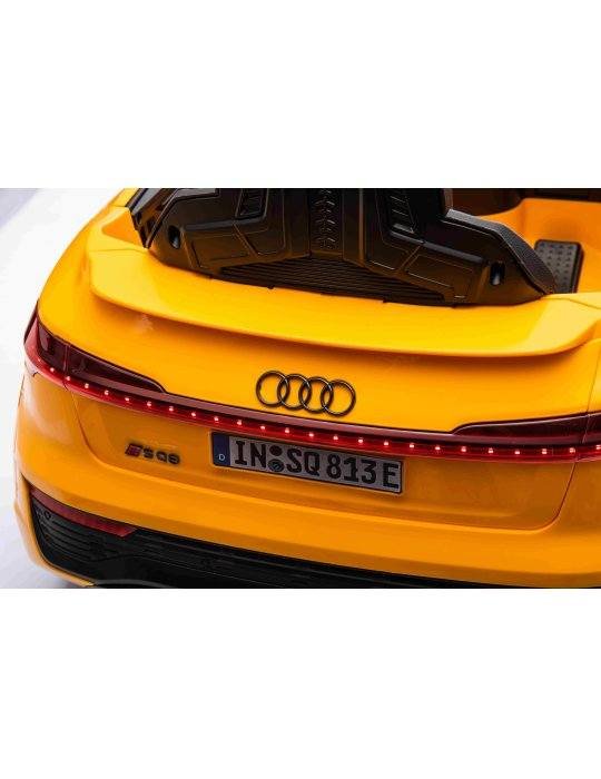 Auto elettrica per bambini Audi SQ8 17 